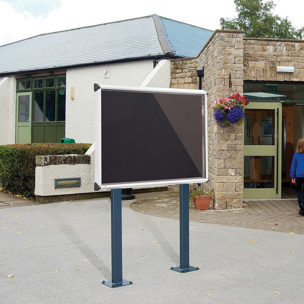 Shield Exterior Showcase - Surface Mounted Posts